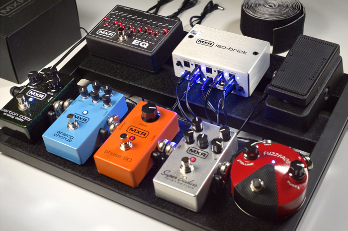 MXR M239 Mini Iso-Brick Pedalboard Power Supply Overview 